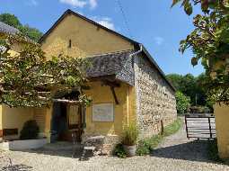 Superb Bearnaise Property and Maison d'Hotes in the rolling foothills of the Pyrenees. 